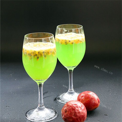 好喝的百香果鸡尾酒