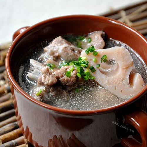 浓香排骨炖汤