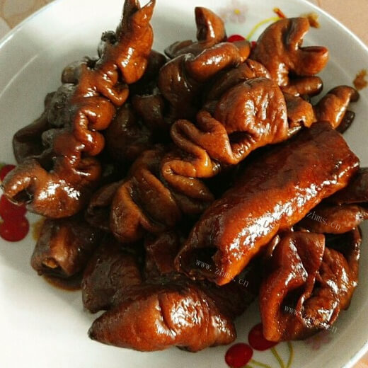 好吃的爆卤猪大肠鸡腿