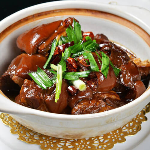 美味的羊肉煲
