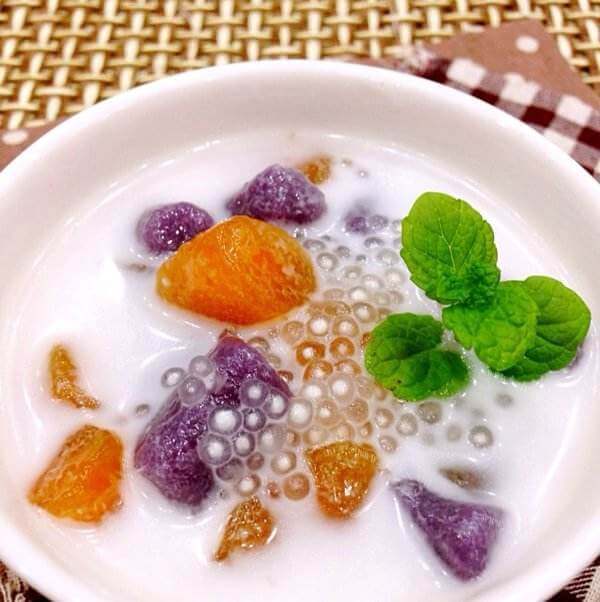 浓香可口的哈密瓜椰浆西米露