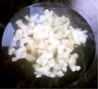 色味俱佳的金钱爆蹄筋做法图解6)