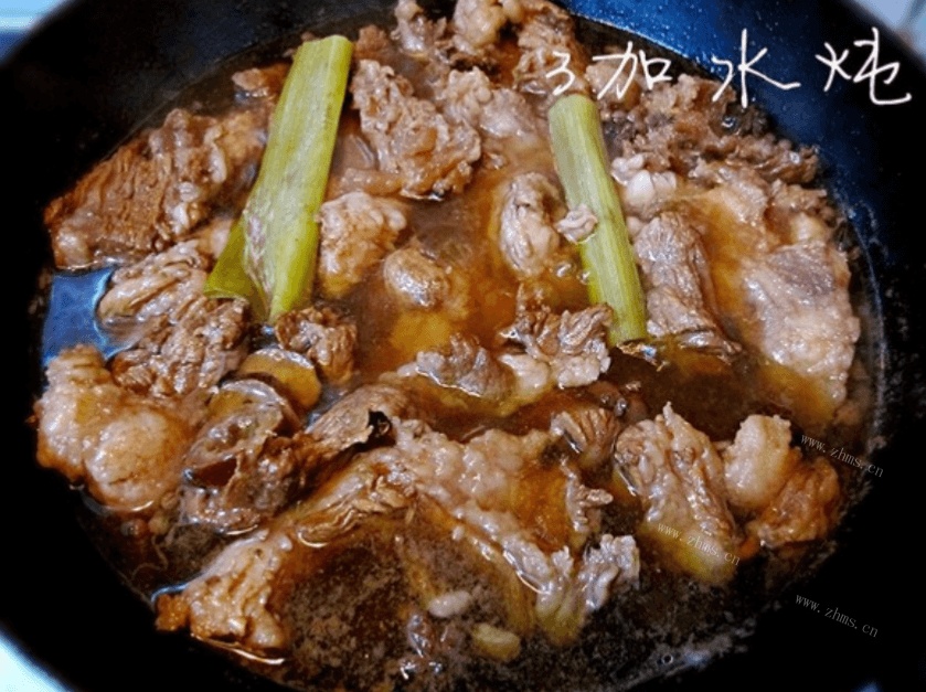 鲜香牛肉末炖土豆做法图解3)