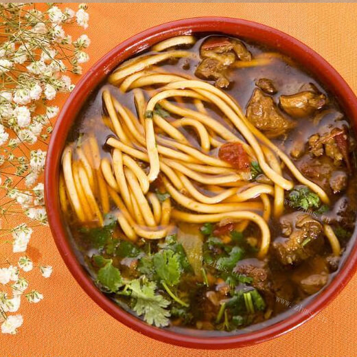 特色红烧肉手擀面