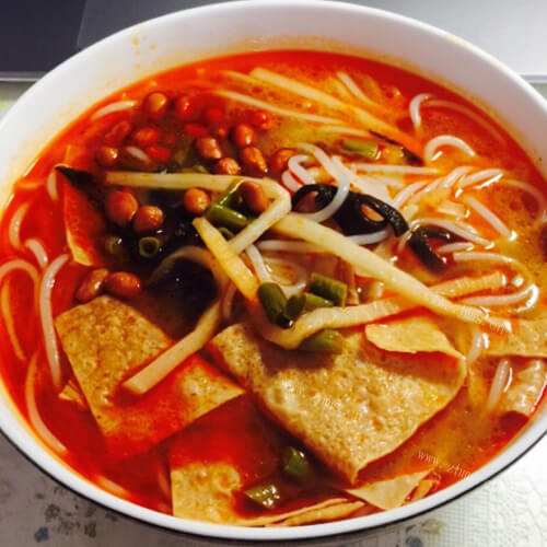 特色美食正宗柳州螺蛳粉