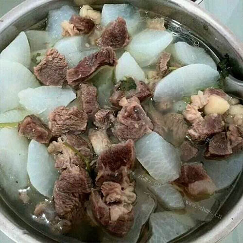美味的萝卜焖羊腩 