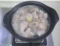 营养羊排鱼糕汤做法图解2)