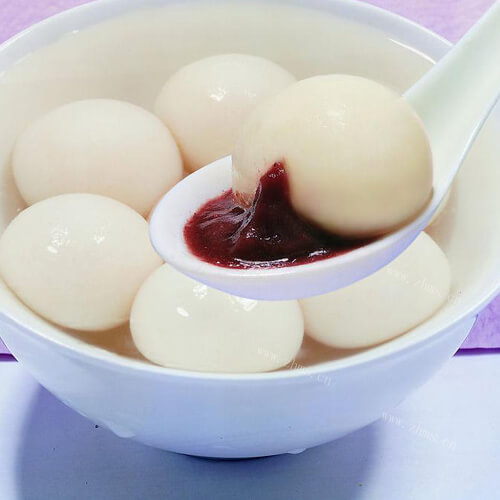 美味的南瓜绿豆汤元宵