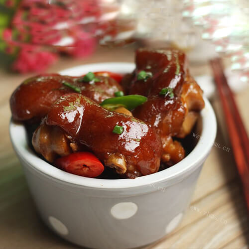 鲜香腐乳猪蹄炖玉米