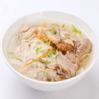 清香牛腩汤拌面条