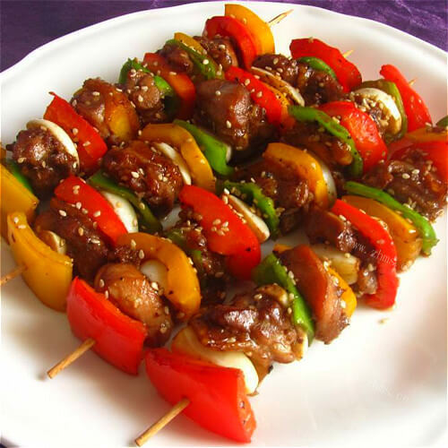 美味的彩椒鱼串