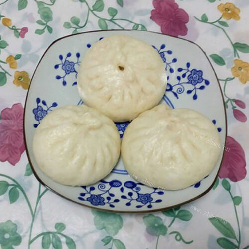 美味芹菜鸡蛋包子