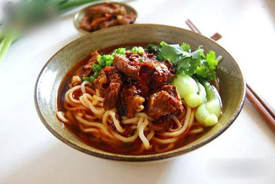 牛肉面的做法做法图解3)