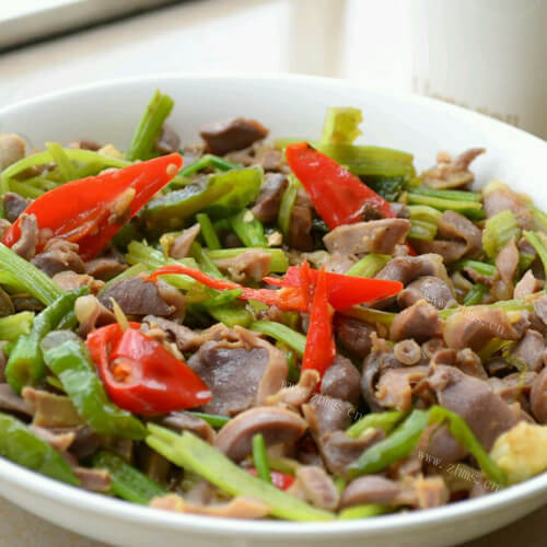 美味的芹菜鸡胗