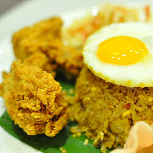 爱吃炸鸡蔬菜炒饭