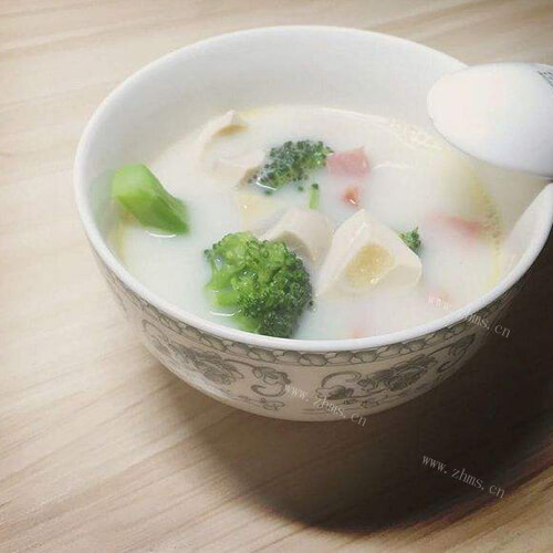 好喝的咸蛋西兰花粥