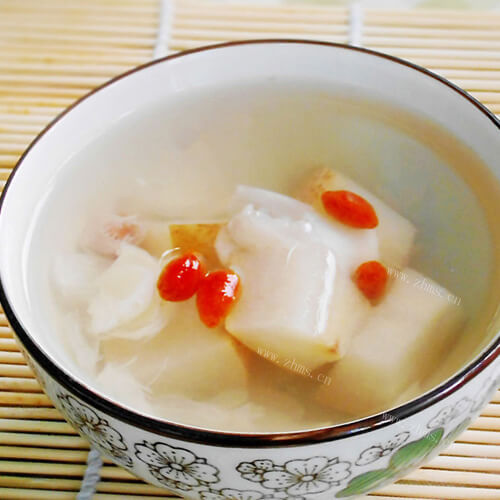暖暖的雪梨汤