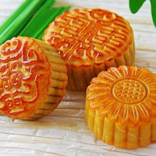 美味的多口味广式月饼