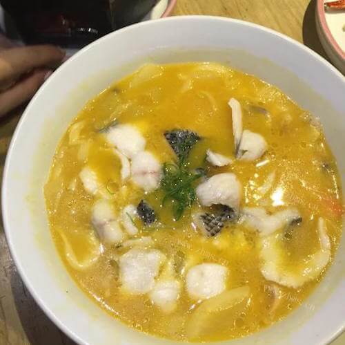鲜美甘醇的菜花豆腐鱼滑汤
