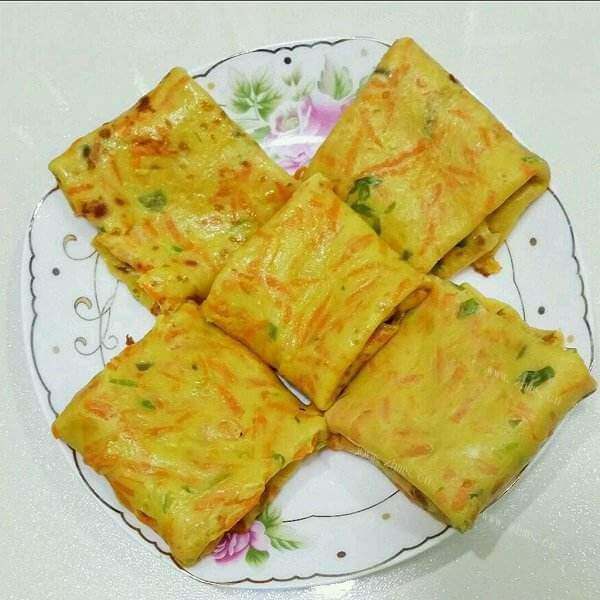 美味的快手早餐胡萝卜鸡蛋饼