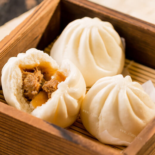 好吃的包菜肉包子