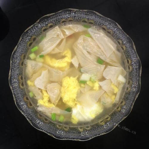好吃的豆腐烫蛋皮汤