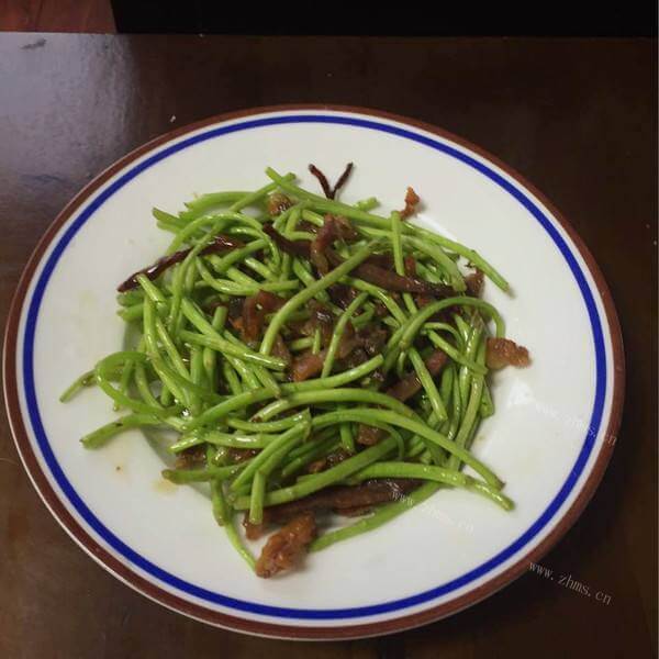 美味的芦蒿炒肉