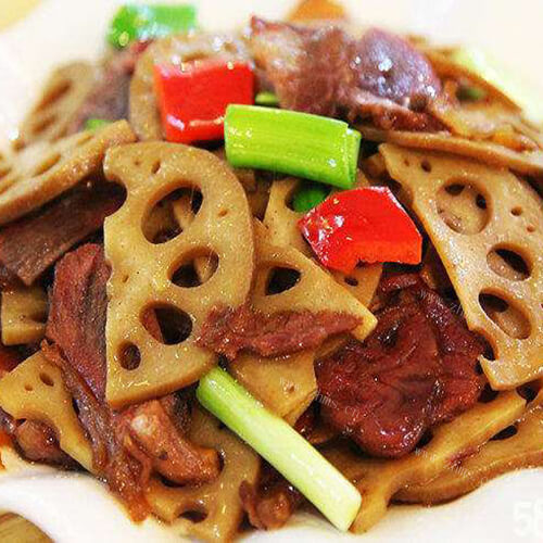美味的卤藕回锅牛肉