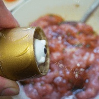 美味的咸蛋蒸肉饼做法图解6)