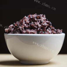 健康的黑米白米饭