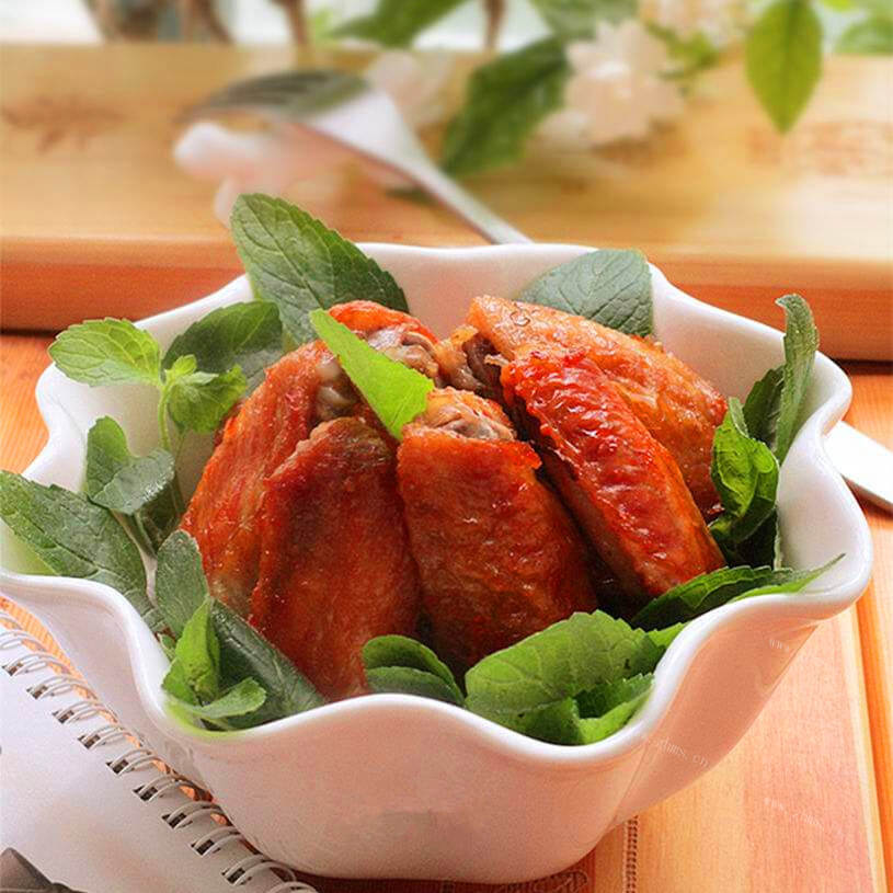 美味的咸香鸡翅