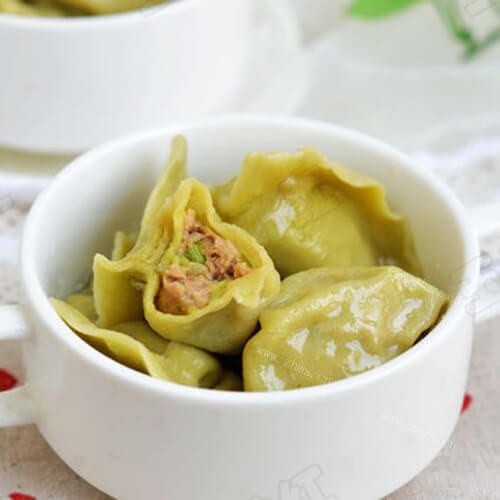 美味的芹菜叶汁皮饺子