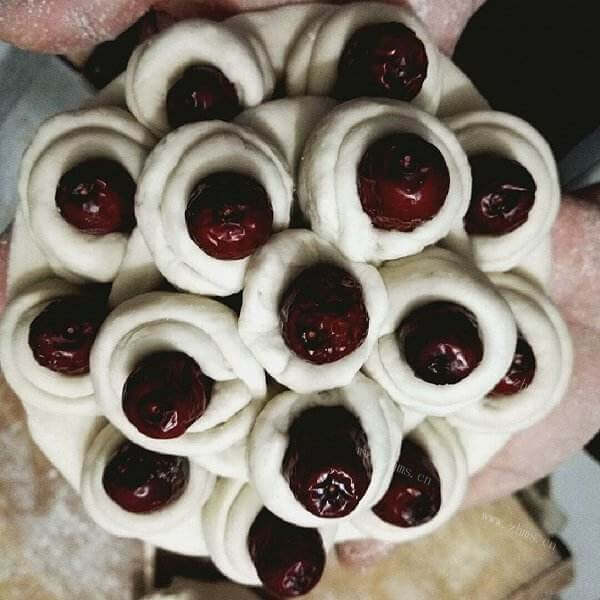 创意蔓越莓梅花糕