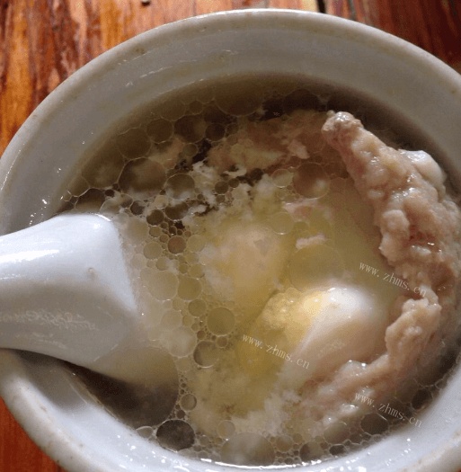 好喝的松茸木耳肉饼汤