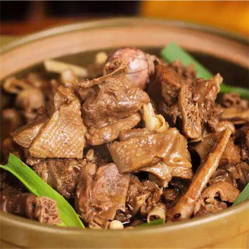 营养香嫩豆酱稚姜焖黑棕鹅