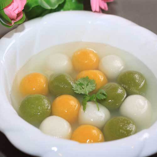 美味的牛奶汤圆/元宵