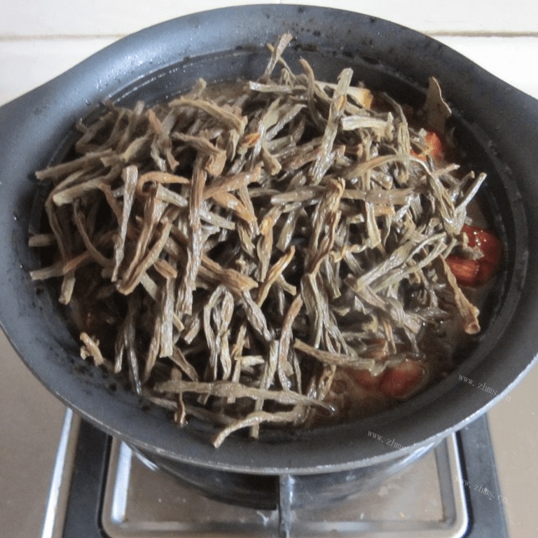 好吃的干豆角烧肉做法图解7)