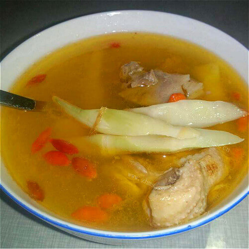 家常式鸭肉笋尖汤