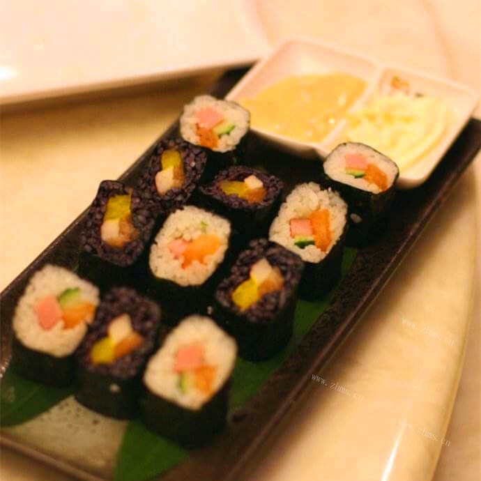 美味的中式寿司卷