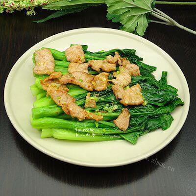 好吃的瘦肉灼菜心做法图解4)