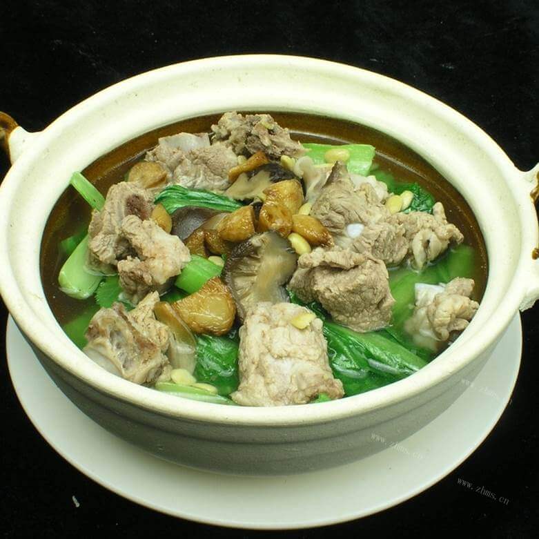 家常春菜炖五花肉