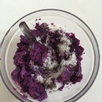 美味的香甜软糯紫薯球的做法图解三
