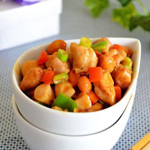 美味的黄瓜核桃鸡丁