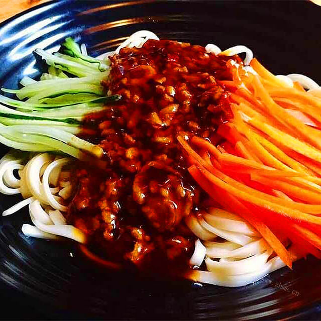美味的肉燥意大利面