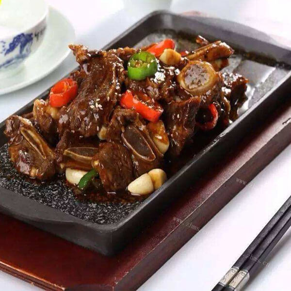 美味的孜然牛大排 