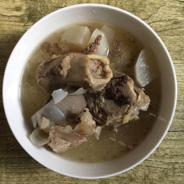 不错的白萝卜腊鸭腿煲大骨汤
