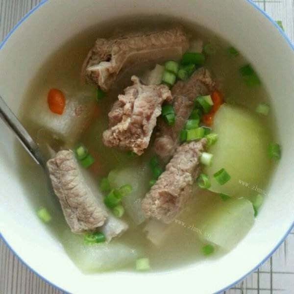 鲜美的冬瓜骨头汤