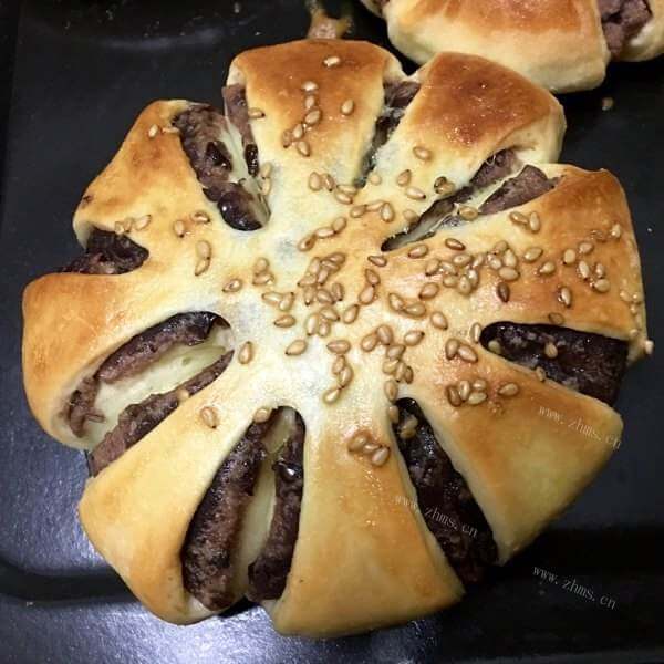 特色蔓越莓双色面包