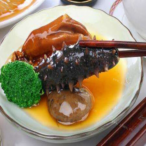 美味的补品炖海参