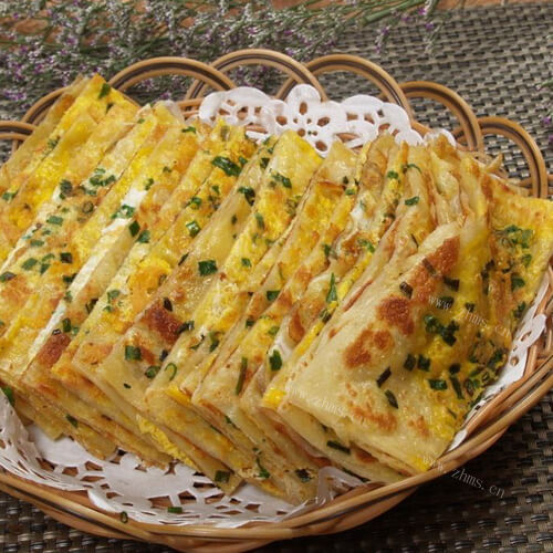 美味的芹菜虾肉鸡蛋饼